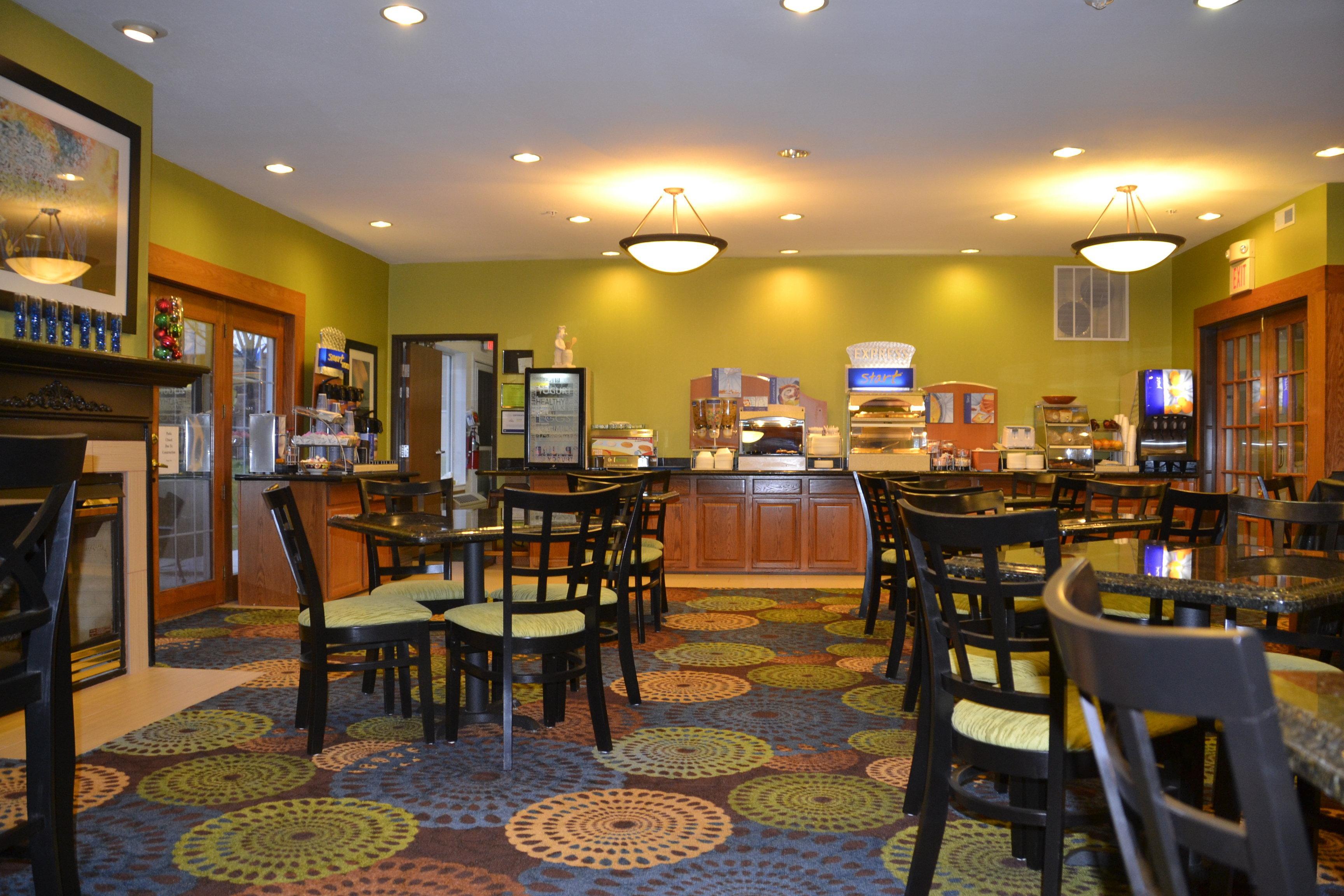 Holiday Inn Express Hotel & Suites Bloomington-Normal University Area By Ihg Dış mekan fotoğraf