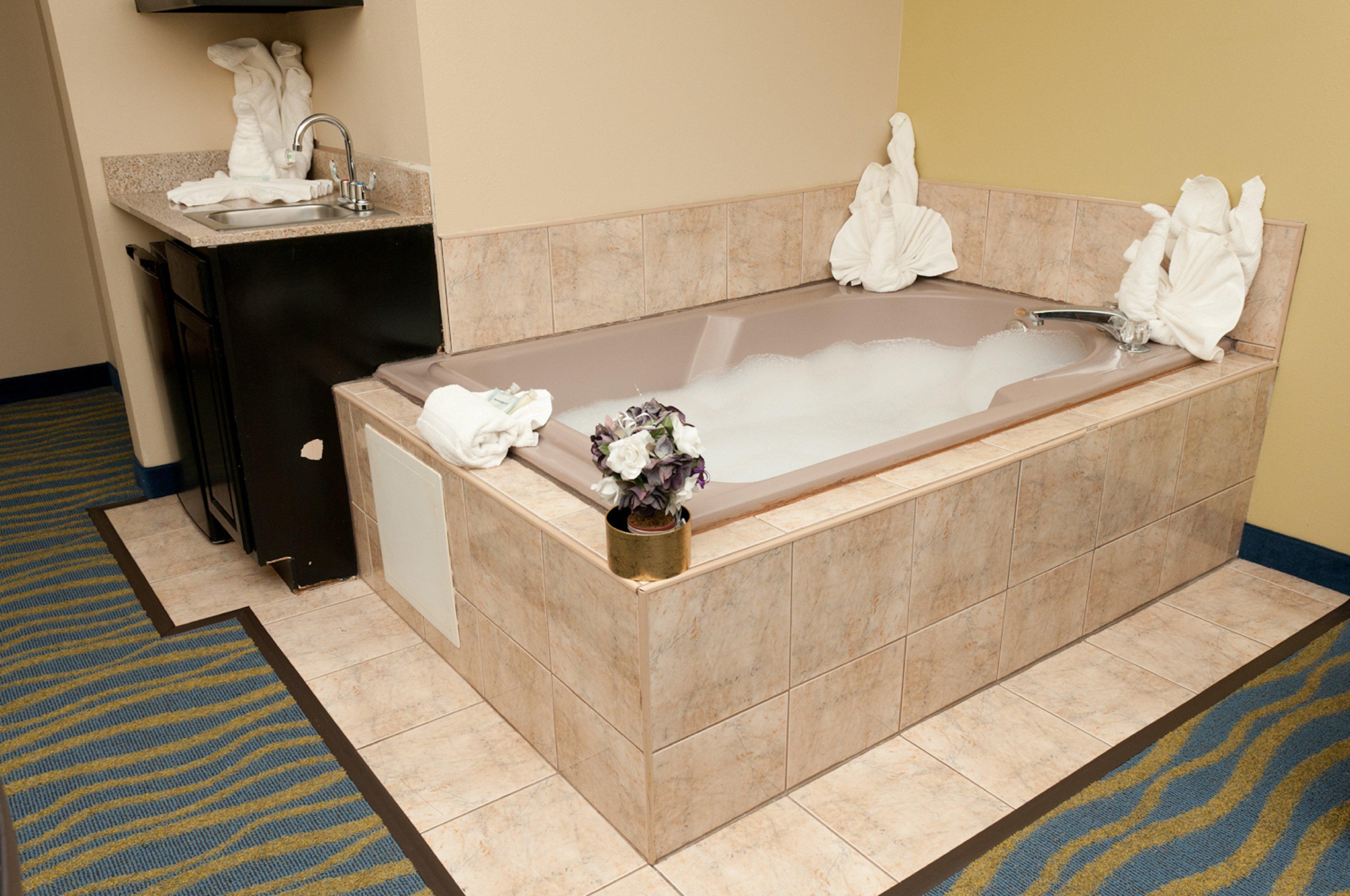 Holiday Inn Express Hotel & Suites Bloomington-Normal University Area By Ihg Dış mekan fotoğraf