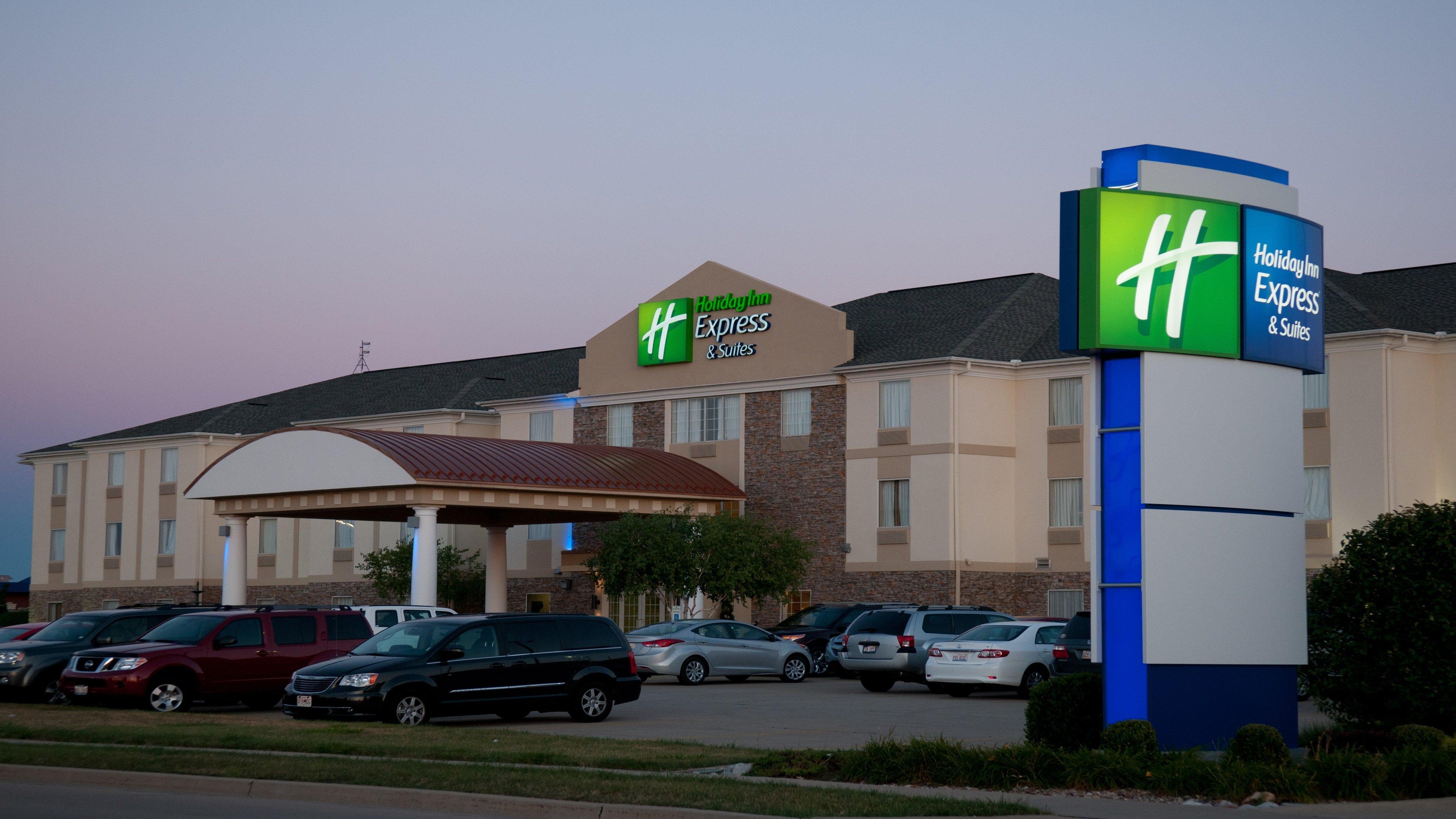 Holiday Inn Express Hotel & Suites Bloomington-Normal University Area By Ihg Dış mekan fotoğraf